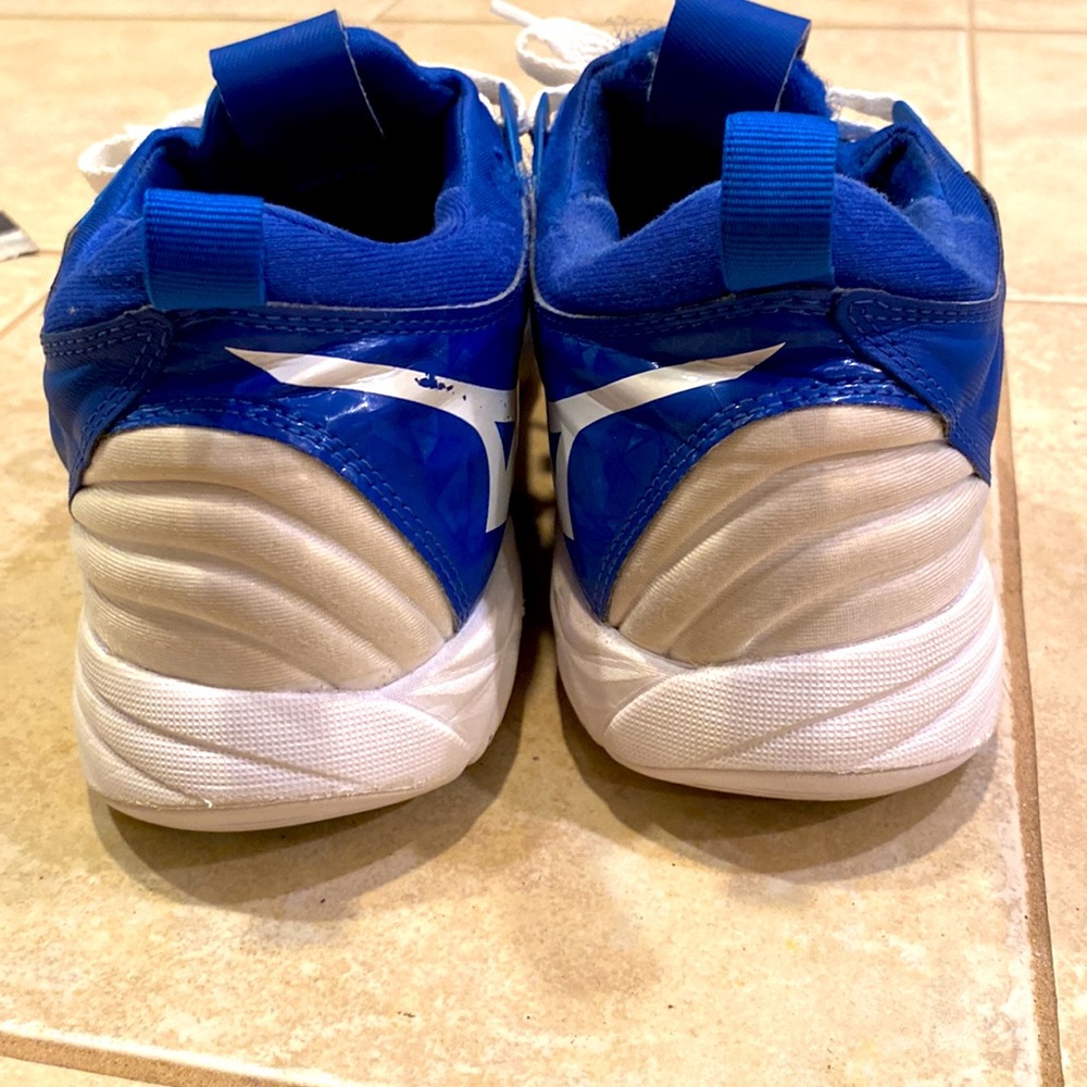 EUC 🏐 MIZUNO WAVE MOMENTUM COBALT BLUE VOLLEYBALL 🏐 COURT SNEAKERS—wknd SALE!! - Picture 4 of 11